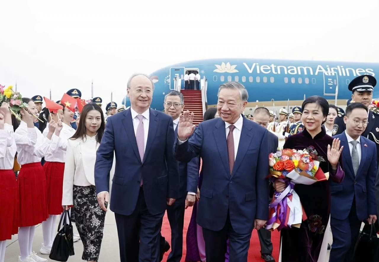 Tổng Bí thư, Chủ tịch nước Tô Lâm và phu nhân bắt đầu chuyến thăm cấp Nhà nước đến Trung Quốc Tổng Bí thư, Chủ tịch nước Tô Lâm và phu nhân bắt đầu chuyến thăm cấp Nhà nước đến Trung Quốc