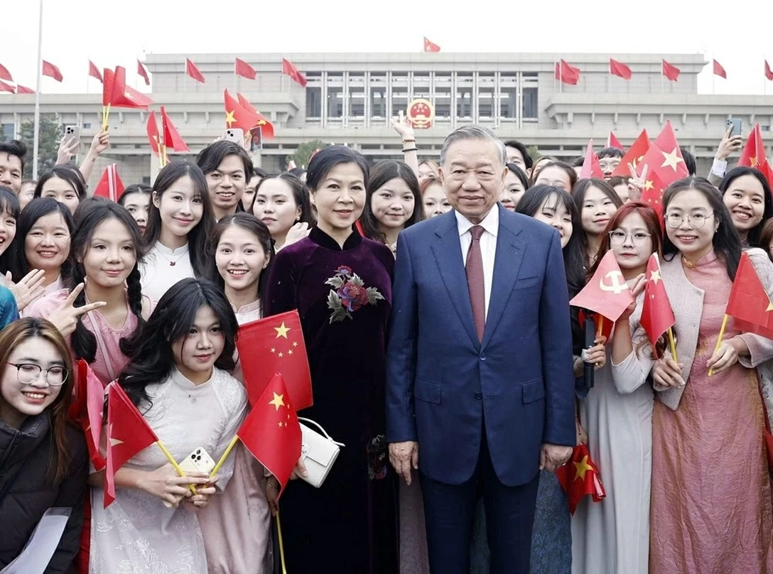 Tổng Bí thư, Chủ tịch nước Tô Lâm và phu nhân bắt đầu chuyến thăm cấp Nhà nước đến Trung Quốc