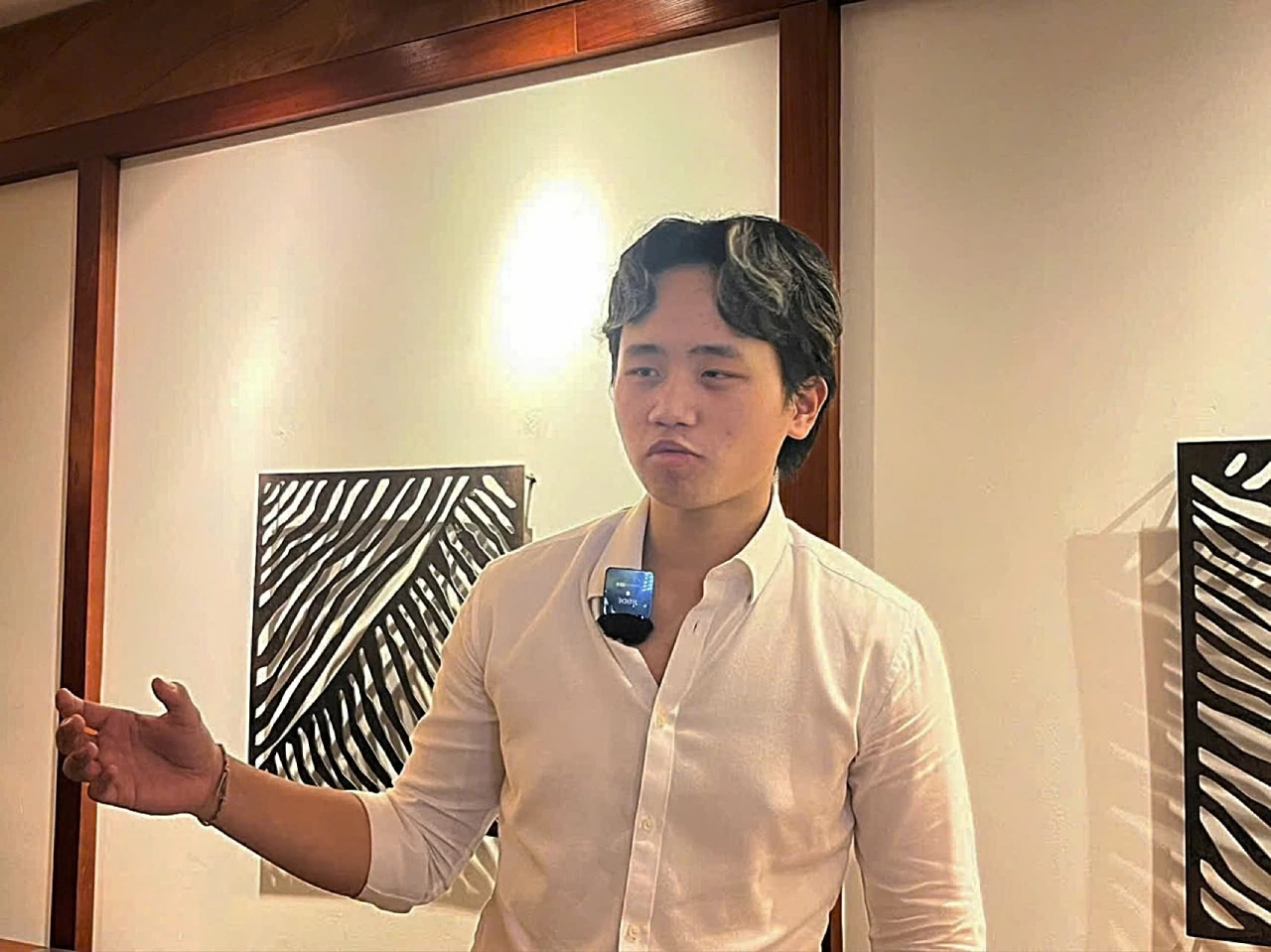 Việt kiều 18 tuổi lần đầu tiên tham dự CLB tiếng Tây Ban Nha tại Hà Nội. (Ảnh: Đoàn Ngân)