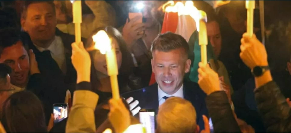 8C.số 16: Hungary trước bước ngoặt chính trị: Khi cơn sóng ngầm lên tiếng 8C.số 16: Hungary trước bước ngoặt chính trị: Khi cơn sóng ngầm lên tiếng