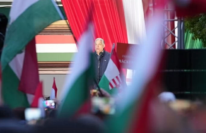 8C.số 16: Hungary trước bước ngoặt chính trị: Khi cơn sóng ngầm lên tiếng 8C.số 16: Hungary trước bước ngoặt chính trị: Khi cơn sóng ngầm lên tiếng