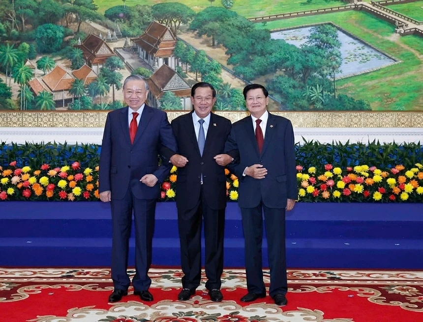 Lãnh đạo Việt Nam gửi thư chúc mừng Năm mới Lào và Campuchia Lãnh đạo Việt Nam gửi thư chúc mừng Năm mới Lào và Campuchia