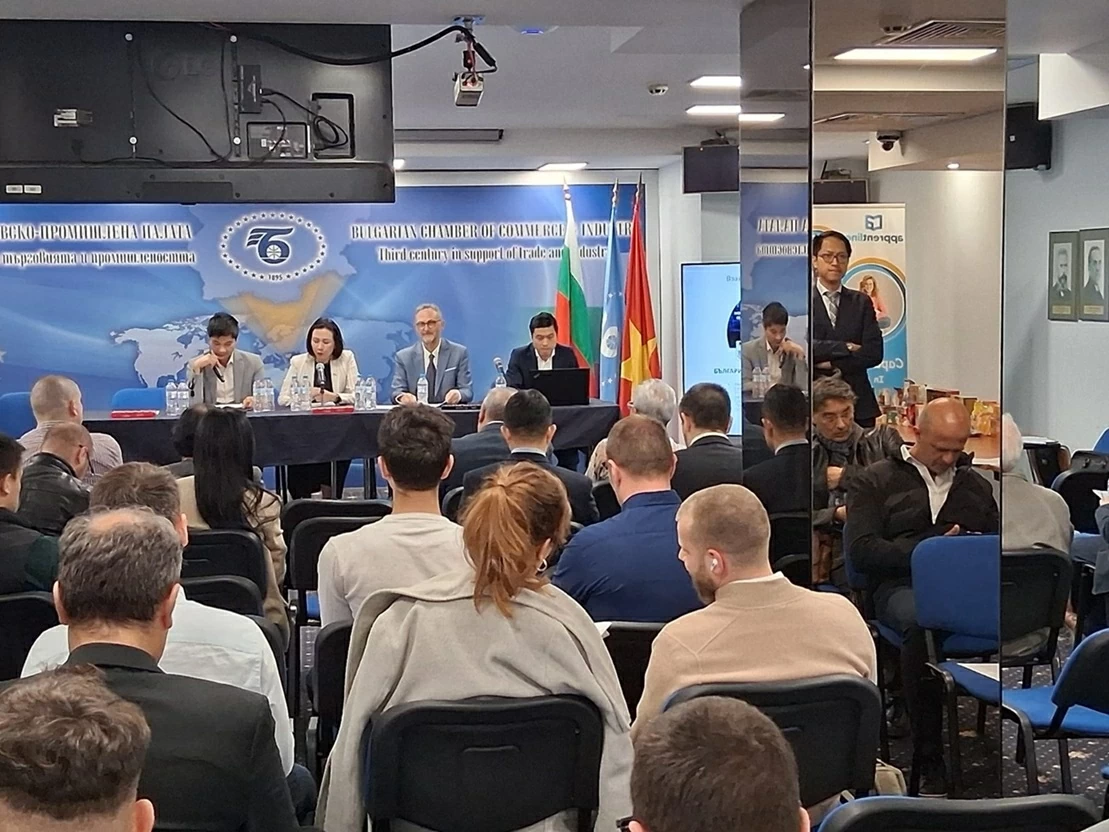 Doanh nghiệp Việt Nam-Bulgaria tìm kiếm cơ hội hợp tác trong lĩnh vực công nghệ, đổi mới sáng tạo và chuyển đổi xanh Doanh nghiệp Việt Nam-Bulgaria tìm kiếm cơ hội hợp tác trong lĩnh vực công nghệ, đổi mới sáng tạo và chuyển đổi xanh