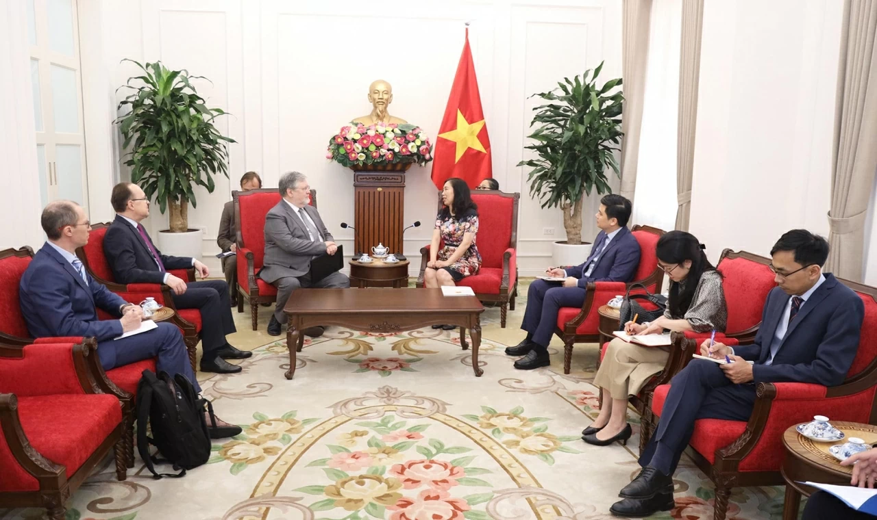 Toàn cảnh buổi làm việc. (Ảnh: Thành Long)