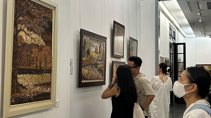 Không gian nghệ thuật độc đáo của triển lãm mang tên 'Cuộc chơi với lá'