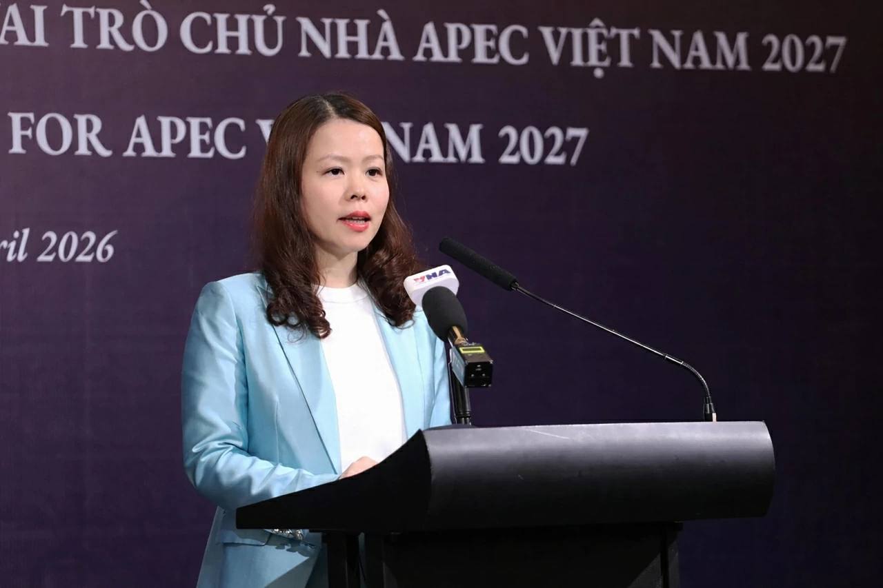 Phó Chủ tịch thường trực Ủy ban Quốc gia APEC 2027, Trưởng Ban Thư ký APEC 2027, Thứ trưởng Ngoại giao Nguyễn Minh Hằng phát biểu khai mạc Hội nghị. (Ảnh: Thành Long)