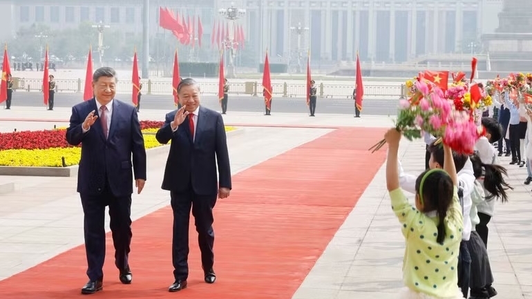 Toàn cảnh Lễ đón trọng thể Tổng Bí thư, Chủ tịch nước Tô Lâm thăm cấp Nhà nước đến Trung Quốc