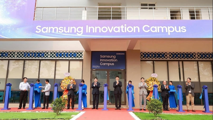 Lần đầu tiên khóa học về bán dẫn được đưa vào đào tạo trong chương trình SIC