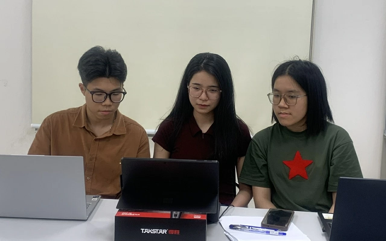 Học viện Ngoại giao tiếp tục chuỗi thành tích tại Cuộc thi Tranh biện Pháp ngữ Débat de La Haye 2026 Học viện Ngoại giao tiếp tục chuỗi thành tích tại Cuộc thi Tranh biện Pháp ngữ Débat de La Haye 2026