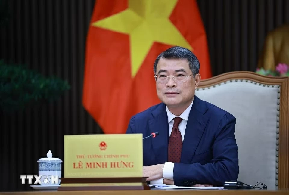 Thủ tướng Chính phủ Lê Minh Hưng điện đàm với Thủ tướng Singapore