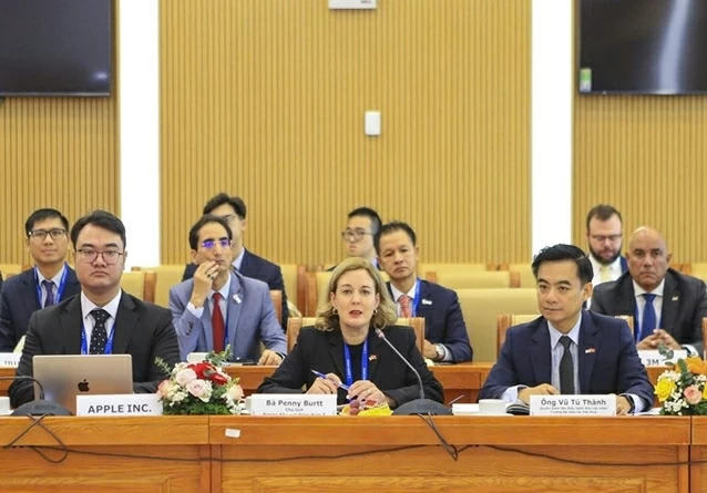 Thứ trưởng Xây dựng Nguyễn Tường Văn tiếp đoàn doanh nghiệp thuộc Hội đồng Kinh doanh Hoa Kỳ - ASEAN Thứ trưởng Xây dựng Nguyễn Tường Văn tiếp đoàn doanh nghiệp thuộc Hội đồng Kinh doanh Hoa Kỳ - ASEAN