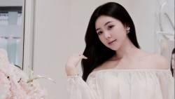 Đời thường xinh đẹp, gợi cảm của diễn viên Quỳnh Kool