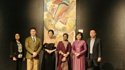 Triển lãm 'Cội nguồn' của họa sĩ Van Guillemin tại quê hương