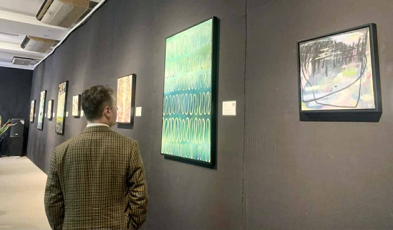 Triển lãm 'Cội nguồn' của họa sĩ Van Guillemin tại quê hương