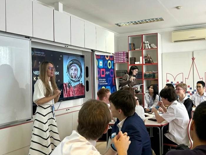 Chương trình giáo dục quốc tế 'AEROKOS': Chắp cánh ước mơ chinh phục không gian cho thế hệ trẻ Việt-Nga