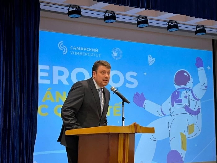 Ông Vladimir Vladimirovich Murashkin - Trưởng đại diện Cơ quan Hợp tác Liên bang Nga phát biểu khai mạc chương trình. (Ảnh: Yến Vi)