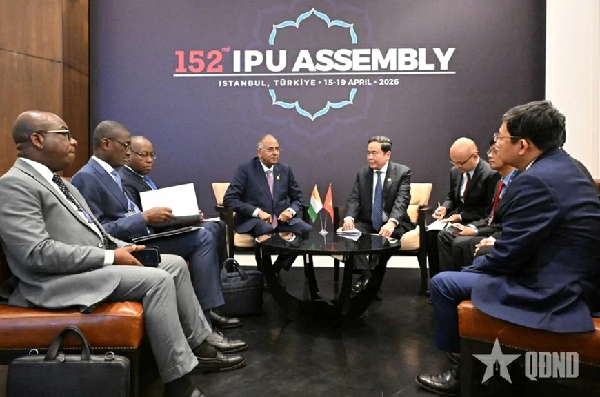 Chủ tịch Quốc hội Trần Thanh Mẫn hội kiến Chủ tịch Quốc hội Bờ Biển Ngà nhân dịp Đại hội đồng IPU-152