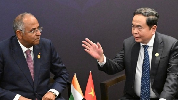 Chủ tịch Quốc hội Trần Thanh Mẫn hội kiến Chủ tịch Quốc hội Bờ Biển Ngà nhân dịp Đại hội đồng IPU-152