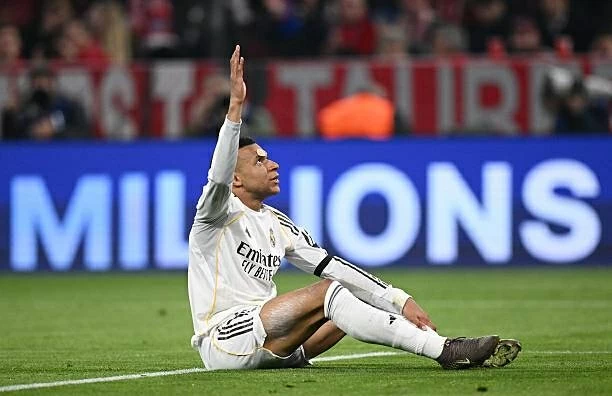 Cửa vô địch thu hẹp, Mbappe lên tiếng trấn an người hâm mộ