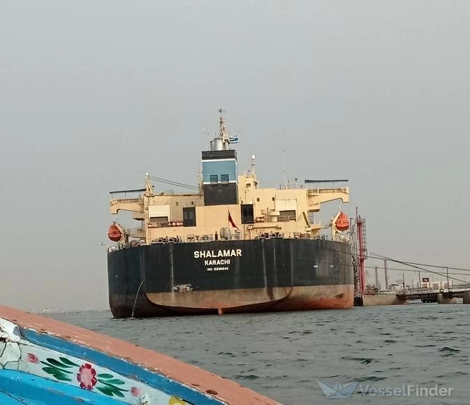 Danh tính chuyến tàu chở dầu thô đầu tiên bình an thoát lệnh phong tỏa của Mỹ ở eo biển Hormuz