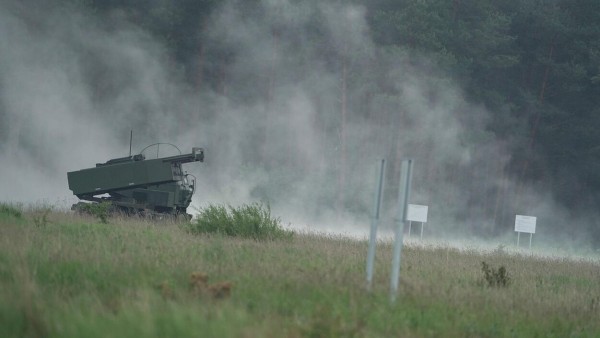 Mỹ trì hoãn chuyển giao vũ khí, EU cùng NATO nhắc nhau 'tự lực'