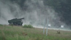 Mỹ trì hoãn chuyển giao vũ khí, EU cùng NATO nhắc nhau 'tự lực'