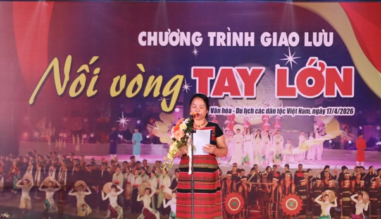 Lan tỏa tinh thần đại đoàn kết dân tộc trong đêm 'Nối vòng tay lớn' Lan tỏa tinh thần đại đoàn kết dân tộc trong đêm 'Nối vòng tay lớn'