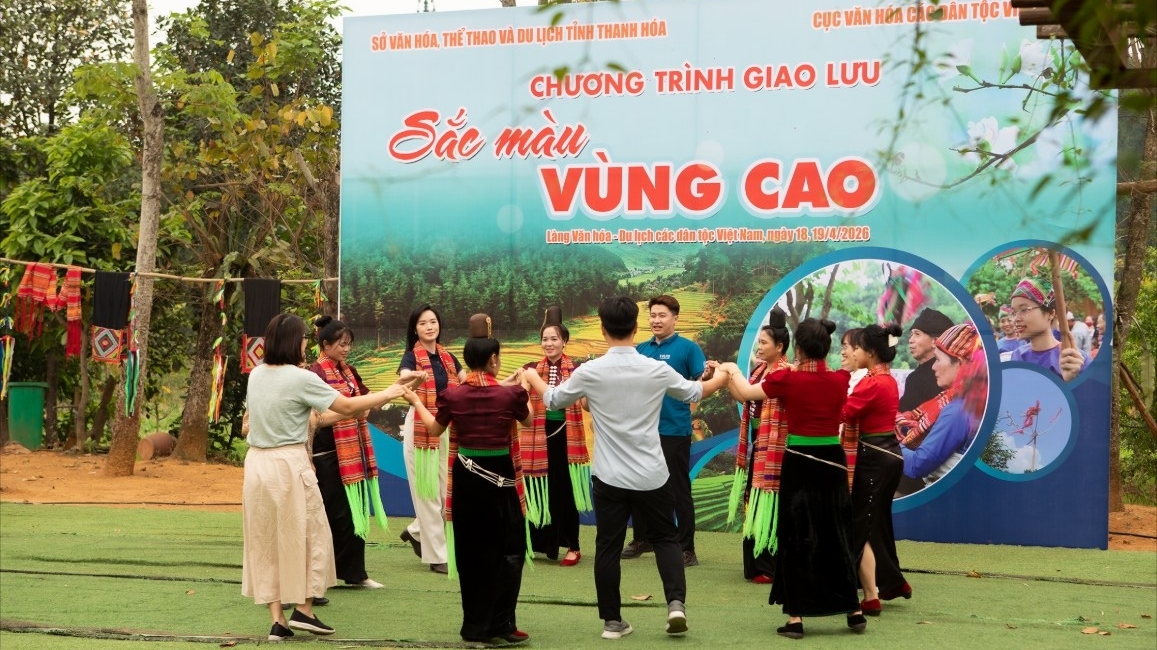 Rộn ràng 'Điểm hẹn vùng cao' tại Làng Văn hóa – Du lịch các dân tộc Việt Nam dịp 30/4 – 1/5