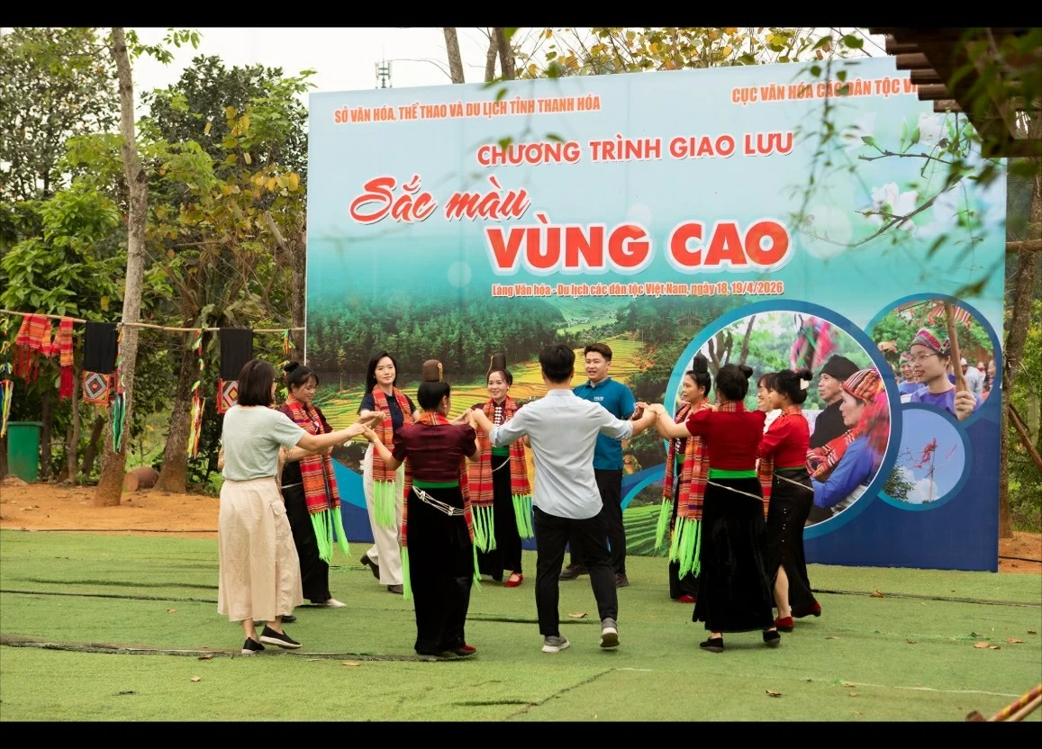 Rộn ràng Điểm hẹn vùng cao tại Làng Văn hóa – Du lịch các dân tộc Việt Nam dịp 30/4 – 1/5