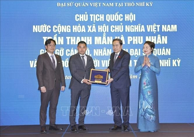 Chủ tịch Quốc hội Trần Thanh Mẫn gặp gỡ cộng đồng người Việt Nam tại Thổ Nhĩ Kỳ
