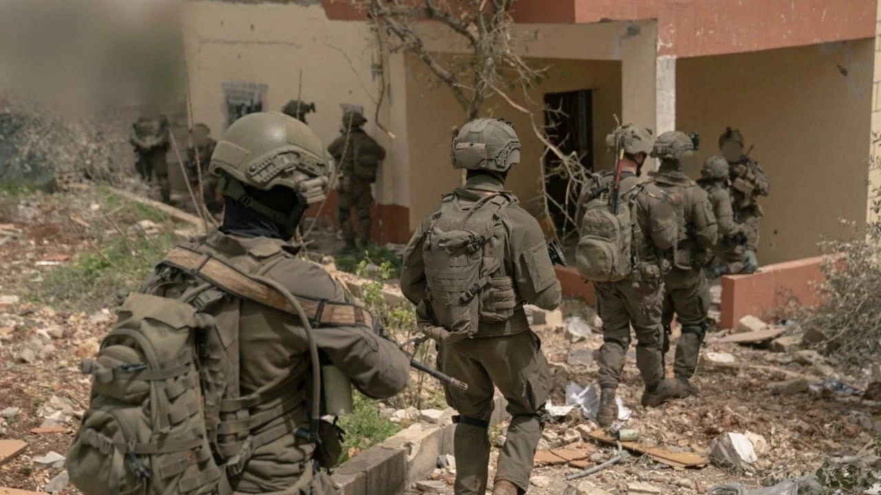 Lebanon cáo buộc Israel thực hiện 'một số hành vi gây hấn' ngay trong lệnh ngừng bắn, IDF cảnh báo sẽ tiếp tục tấn công Hezbollah Lebanon cáo buộc Israel thực hiện 'một số hành vi gây hấn', IDF cảnh báo sẽ tiếp tục tấn công Hezbollah