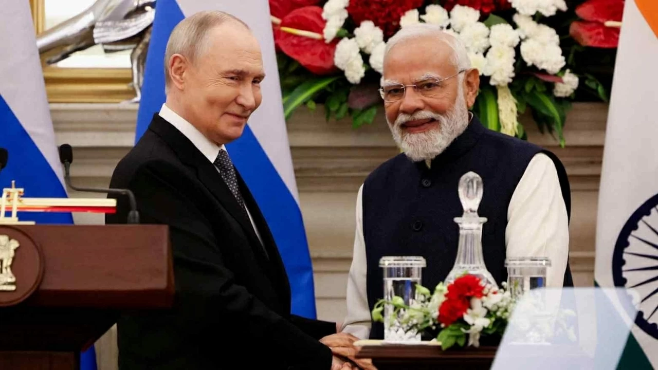 Tổng thống Nga Vladimir Putin và Thủ tướng Ấn Độ Narendra Modi Tổng thống Nga Vladimir Putin và Thủ tướng Ấn Độ Narendra Modi