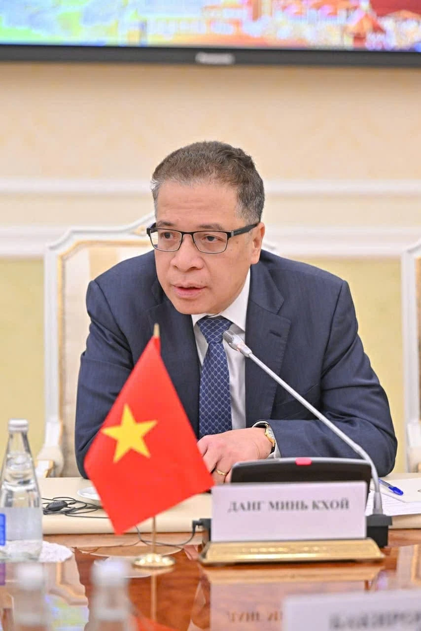 Đại sứ Đặng Minh Khôi tham gia chuyến làm việc của đoàn ngoại giao châu Á tại Cộng hòa Tatarstan, Nga Đại sứ Đặng Minh Khôi tham gia chuyến làm việc của đoàn ngoại giao châu Á tại Cộng hòa Tatarstan, Nga