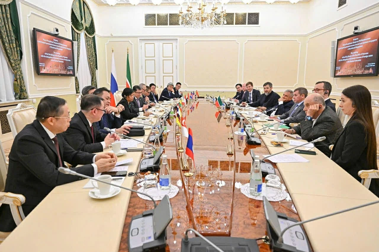 Đại sứ Đặng Minh Khôi tham gia chuyến làm việc của đoàn ngoại giao châu Á tại Cộng hòa Tatarstan, Nga