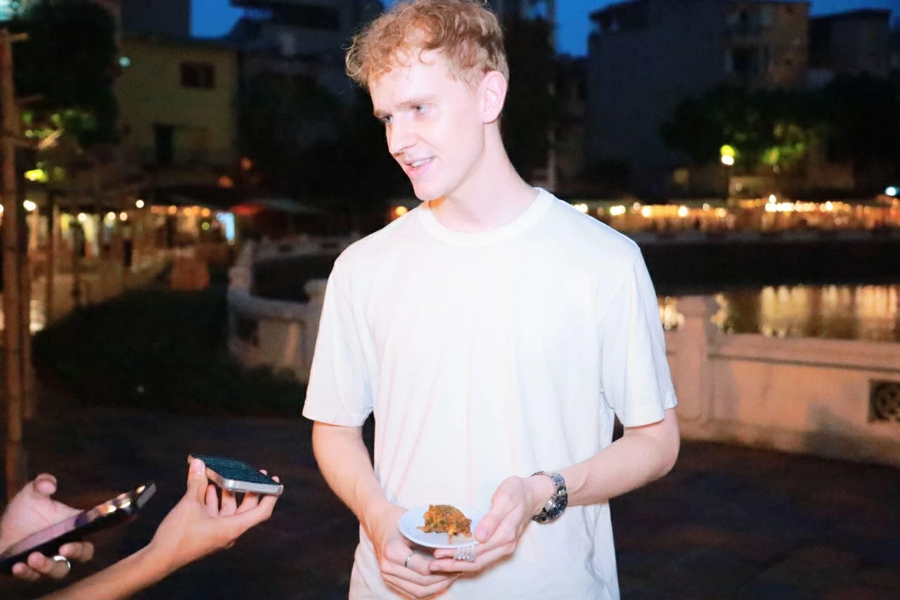 Anh Alfie bày tỏ sự hào hứng với không khí sôi động và thân thiện tại sự kiện. (Ảnh: Linh Hoàng)