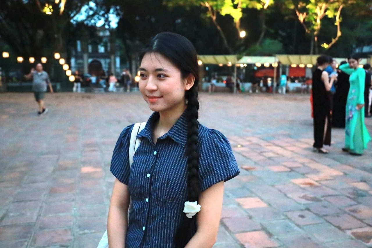 An Bình cùng trải nghiệm lần thứ hai với ẩm thực Pakistan. (Ảnh: Linh Hoàng) An Bình cùng trải nghiệm lần thứ hai với ẩm thực Pakistan. (Ảnh: Linh Hoàng)