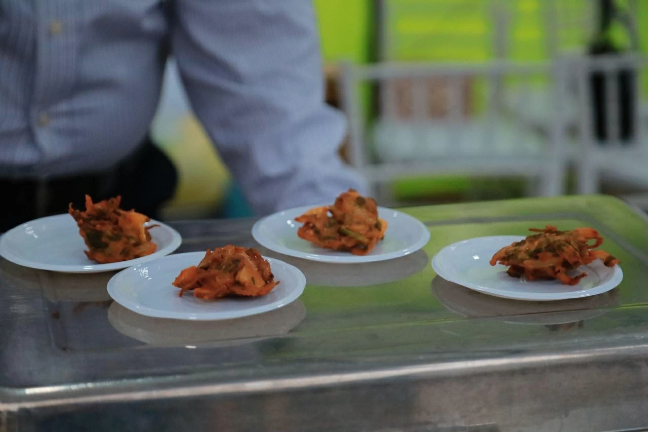 Pakora, món ăn nổi bật cùng hương vị gia vị đặc trưng của ẩm thực Nam Á. Pakora, món ăn nổi bật cùng hương vị gia vị đặc trưng của ẩm thực Nam Á.
