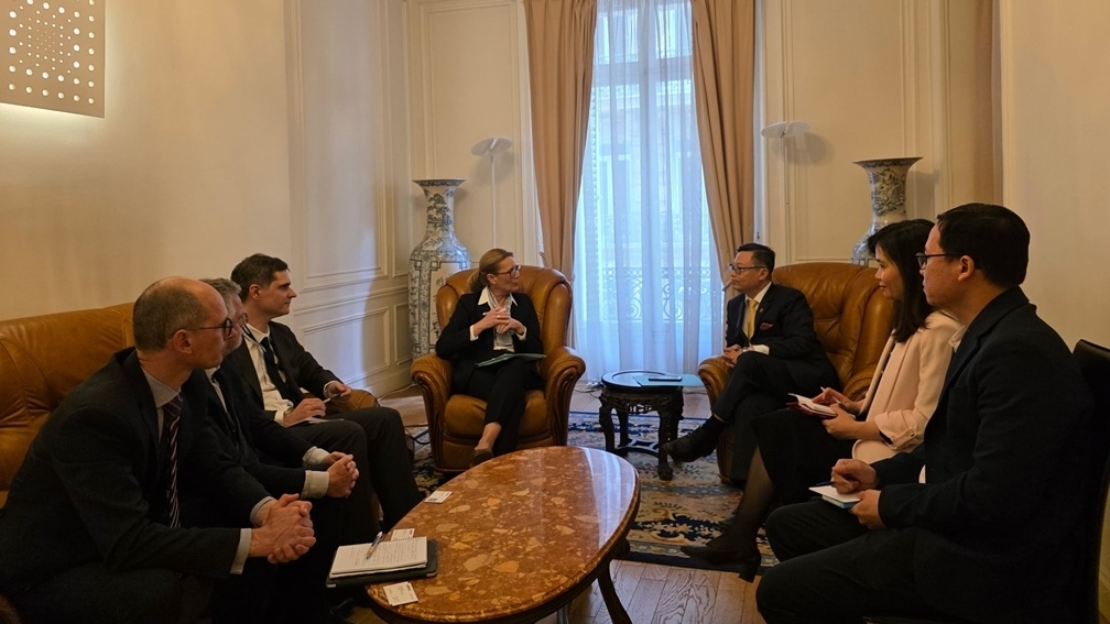 Đại sứ Việt Nam tại Pháp làm việc với lãnh đạo Tập đoàn Airbus