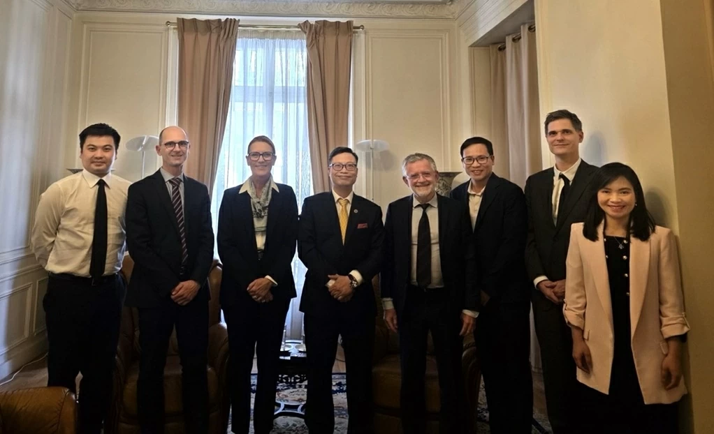 Đại sứ Việt Nam tại Pháp làm việc với lãnh đạo Tập đoàn Airbus