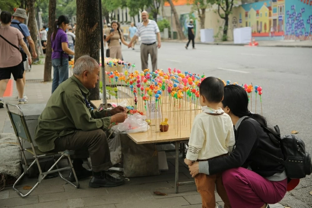 Te Tò He: Kể câu chuyện văn hóa thông qua trải nghiệm thị giác sống động Te Tò He: Kể câu chuyện văn hóa thông qua trải nghiệm thị giác sống động
