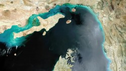 Eo biển Hormuz liên tục ‘tăng nhiệt’ trước thời hạn kết thúc lệnh ngừng bắn