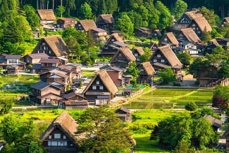 Làng cổ Shirakawa go, địa điểm du lịch hút khách tại Nhật, được UNESCO công nhận là di sản thế giới