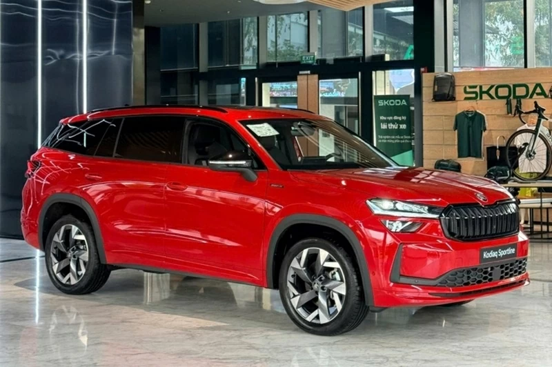 Giá xe Skoda Kodiaq 2026 cao hơn đáng kể so với mức khởi điểm 1,48 tỷ đồng của đời trước. Giá xe Skoda Kodiaq 2026 cao hơn đáng kể so với mức khởi điểm 1,48 tỷ đồng của đời trước.