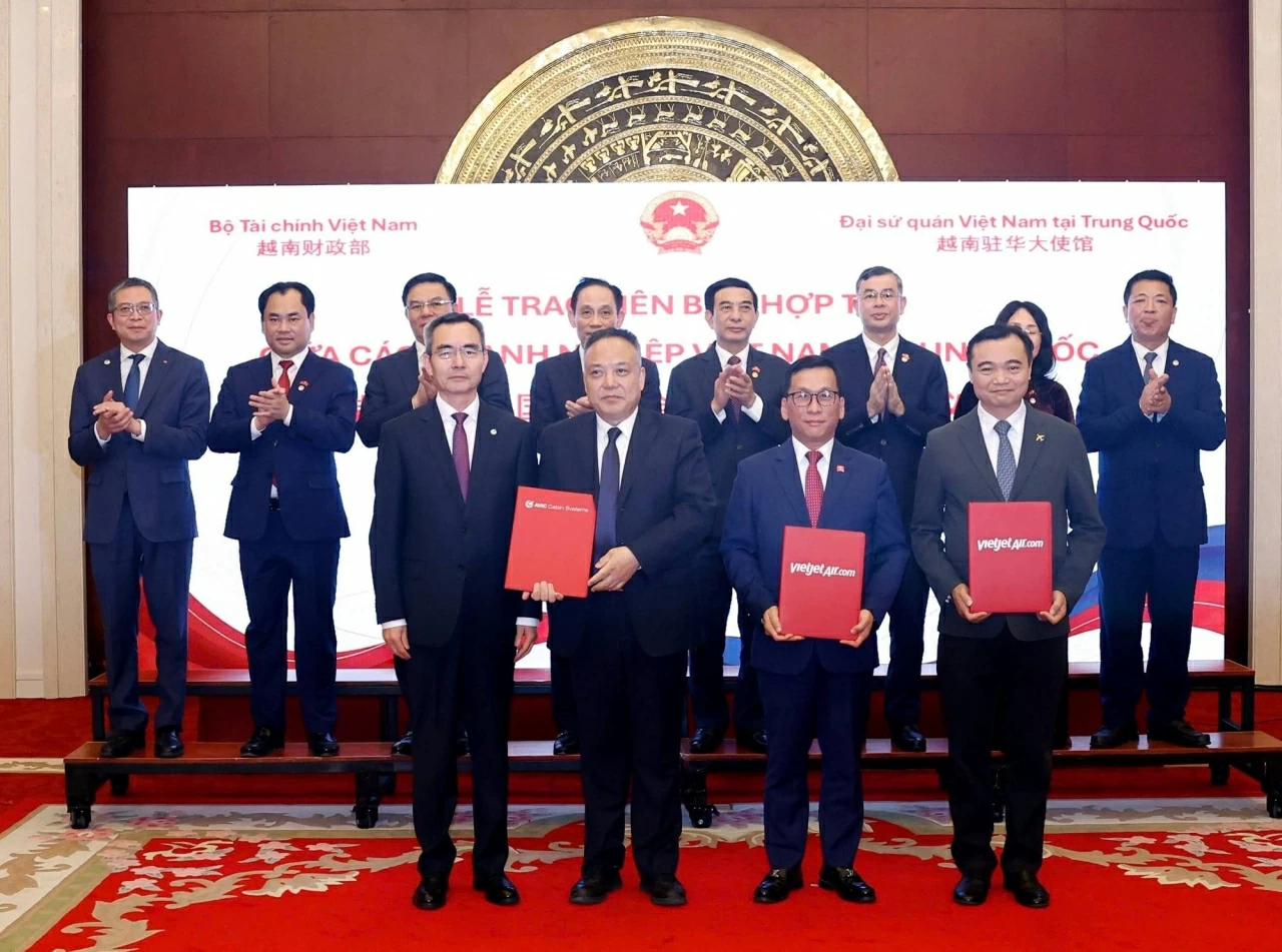 Vietjet cùng AVIC Cabin Systems hợp tác toàn diện trong lĩnh vực nội thất, công nghiệp phụ trợ tàu bay