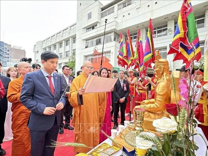 Lễ hội Văn hóa Việt Nam tại Osaka (Nhật Bản) đầy xúc động và lan tỏa Lễ hội Văn hóa Việt Nam tại Osaka (Nhật Bản) đầy xúc động và lan tỏa