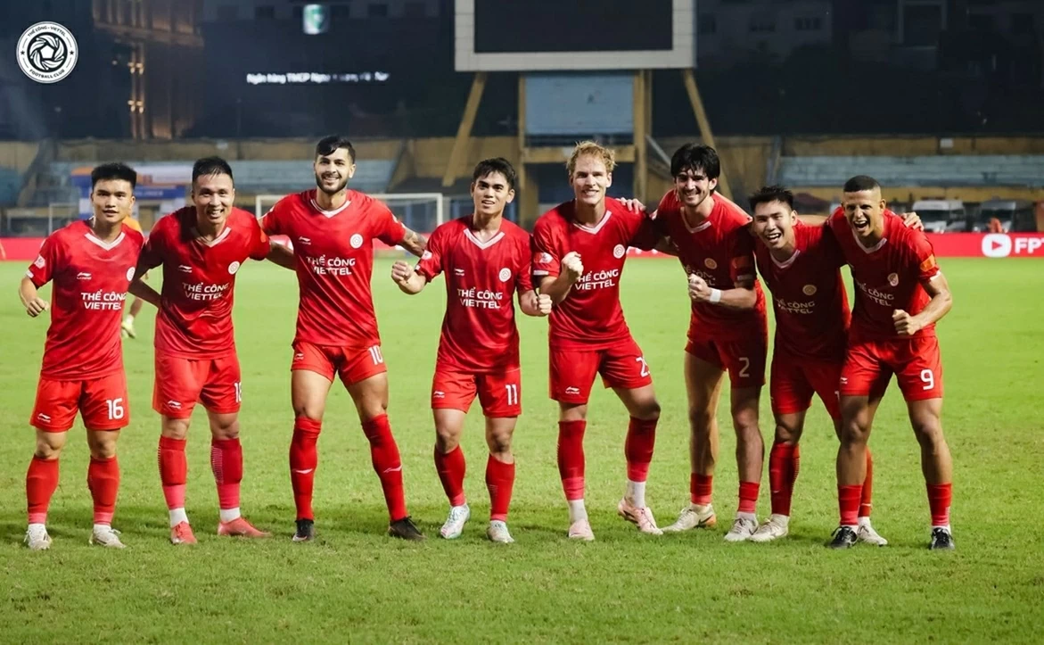 Thể Công Viettel hồi sinh hy vọng vô địch V-League sau trận thắng HAGL Thể Công Viettel hồi sinh hy vọng vô địch V-League sau trận thắng HAGL