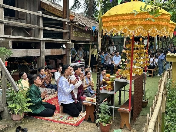 Khám phá những nghi lễ độc bản của các dân tộc Việt Nam Khám phá những nghi lễ độc bản của các dân tộc Việt Nam