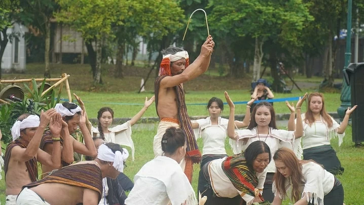 Khám phá những nghi lễ độc bản của các dân tộc Việt Nam Khám phá những nghi lễ độc bản của các dân tộc Việt Nam