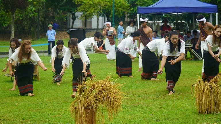 Khám phá những nghi lễ độc bản của các dân tộc Việt Nam Khám phá những nghi lễ độc bản của các dân tộc Việt Nam
