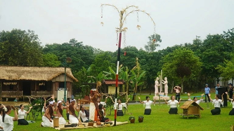 Khám phá những nghi lễ độc bản của các dân tộc Việt Nam Khám phá những nghi lễ độc bản của các dân tộc Việt Nam